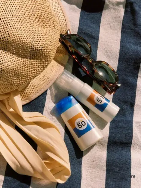 sunglass -and -sunscreen