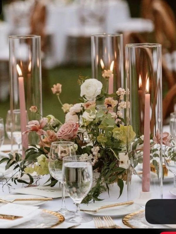 Centerpieces-Low-and-Uncomplicated-as-wedding-table-decorations